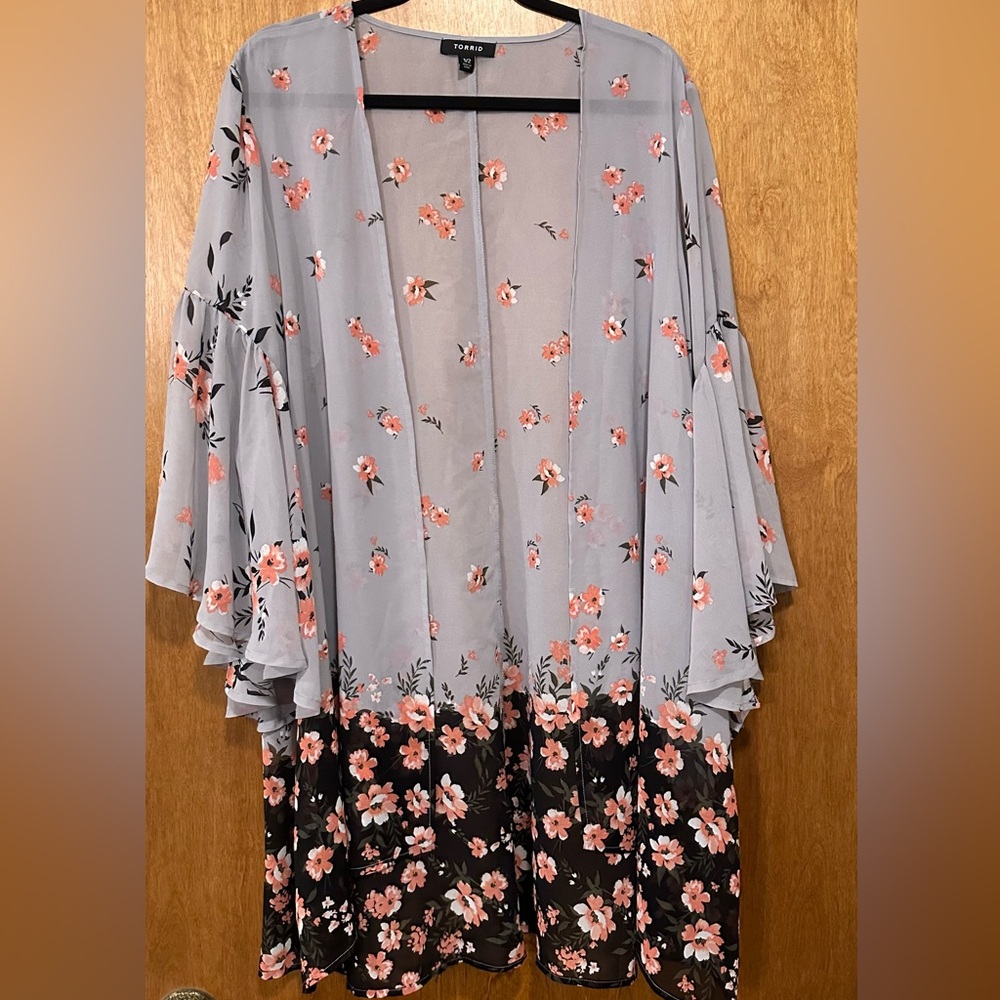 Women’s Torrid duster size 1/2